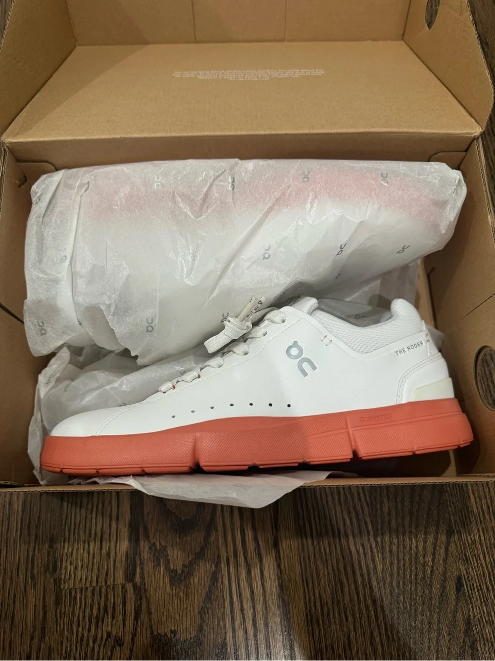 On Cloud The Roger’s Advantage Running White / Canyon Sneakers Swiss Preformance